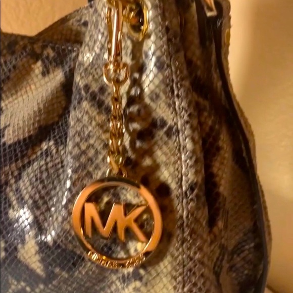 Michael Kors Python🐍Leather Amazing Condition Chain Straps won’t Tarnish - Picture 5 of 12